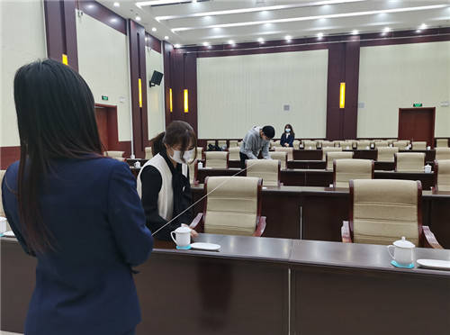 河北張家口市慈善義工聯(lián)合會(huì)為市人代會(huì)提供會(huì)務(wù)保障服務(wù)
